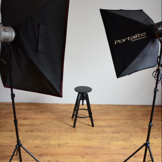 <img src="assets/images/dsc-1877-563x800.jpeg" alt="Professional photography studio hire space in Northampton">